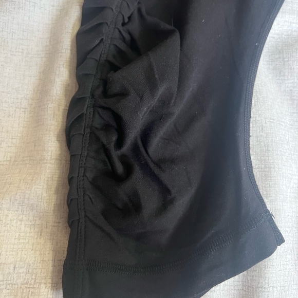 EUC Lululemon Sunset Salutation Crop in Black - Picture 13 of 15